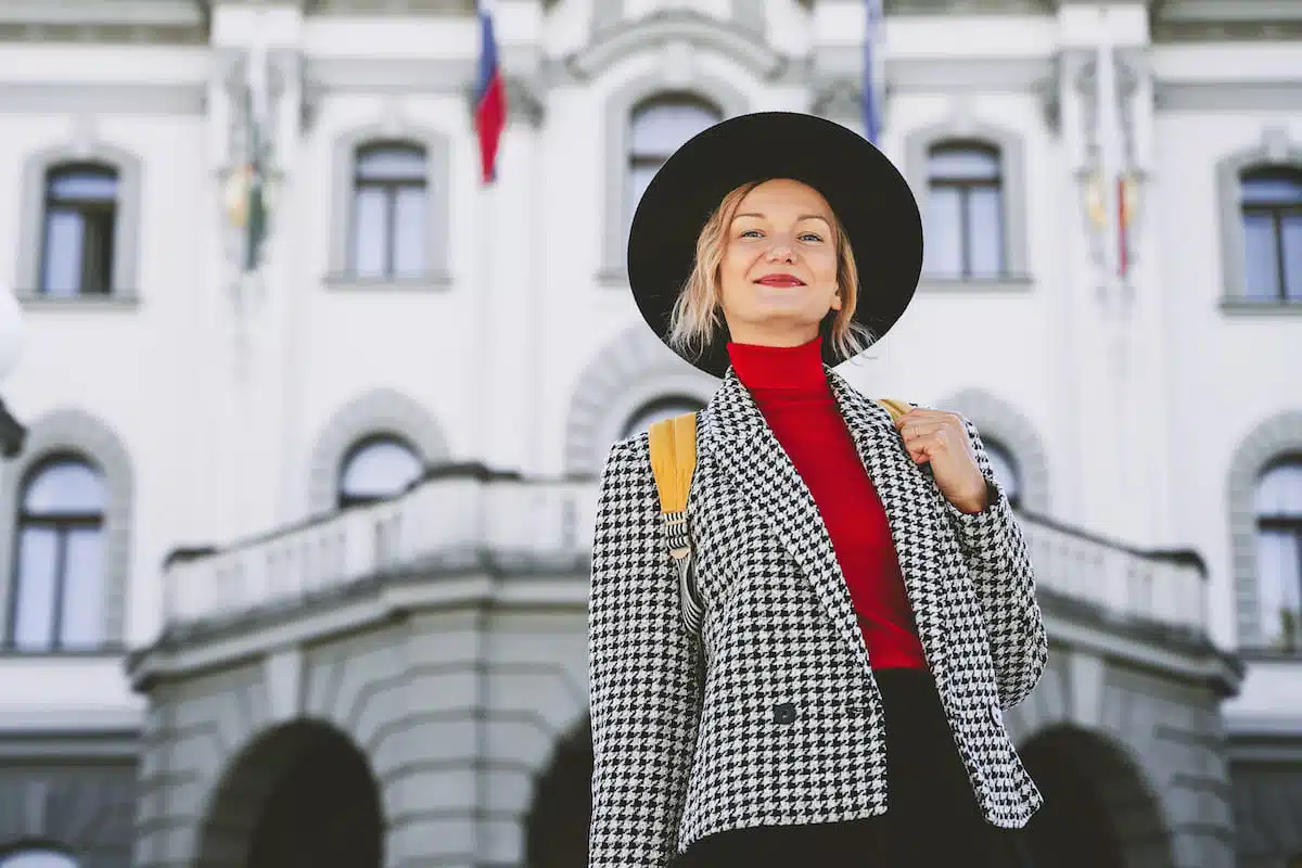 Une étudiante française qui commence ses études en droit à l'université